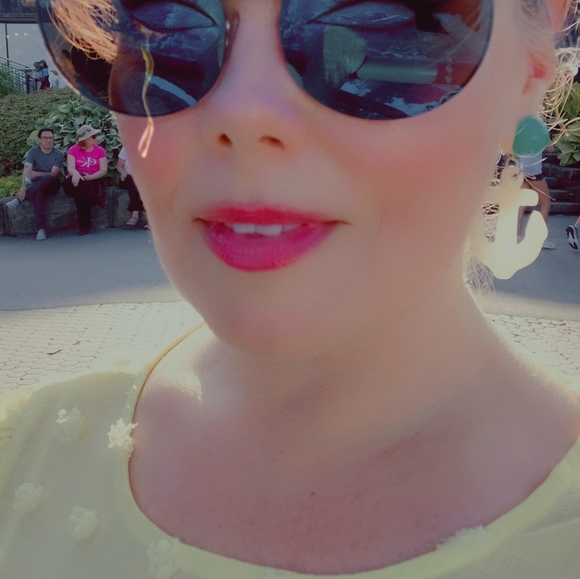 Meet your Posher, Pamela - Picture 5 of 5